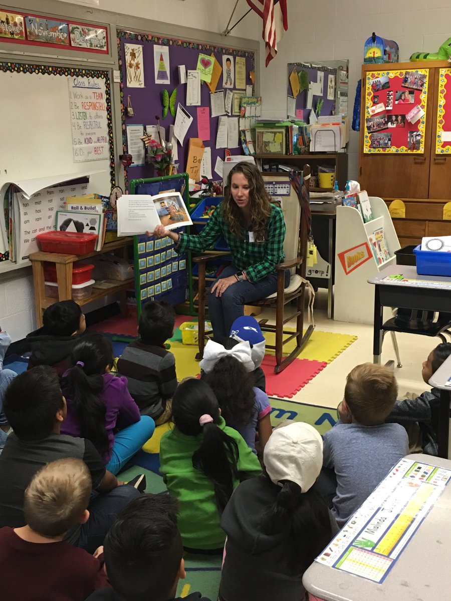 gotphillips's tweet photo. Mrs Daye is reading to us! ๐#bcpsignitelearning #bestatthecrest https://t.co/frNh0eEhlm
