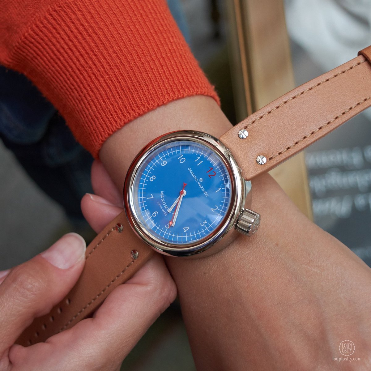 Loupiosity's tweet photo. #Manometro @GMazzuoli with bright blue dial #onwrist in #Florence #womw #GiulianoMazzuoli #Italy #watches https://t.co/bBzbSCTGwX