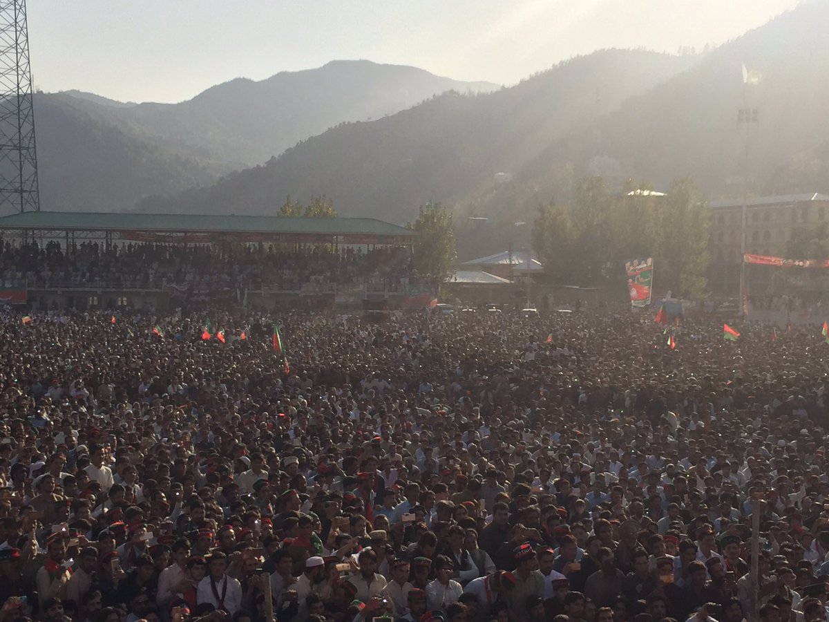 AllamaIqbalISF's tweet photo. Unbelievable Crowd in Dir Upper
thank you#Dir Bala
#DirDa Imran khan
27/10/2017
#thankyoudir @PTIKPOfficial @PTIPeshawar https://t.co/m63kxF8LUA