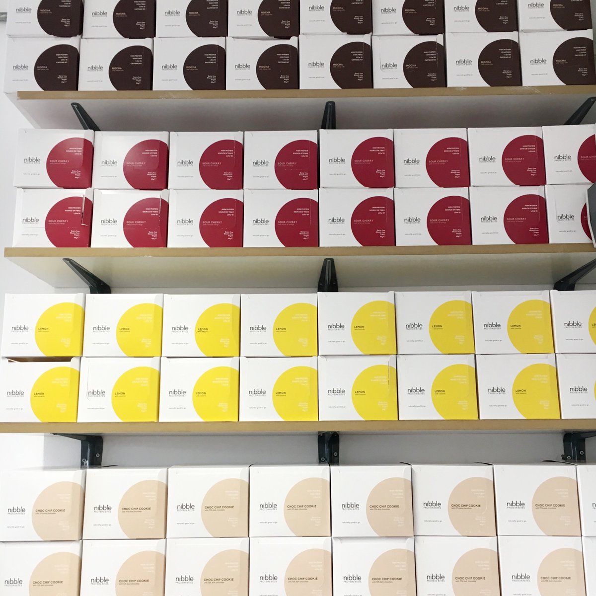 nibblesimply's tweet photo. Feeling peckish?? #FridayFeeling #posboxes #design #branding #vegan #healthyeating #highprotein #glutenfree https://t.co/gaNyRVAzzJ