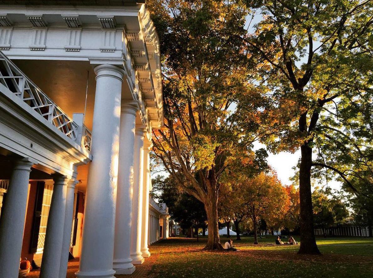 naveedtavakol's tweet photo. Took this picture two years ago of @LarrySabato's pavilion 4...time flies!! #virginiafall @UVA https://t.co/5yvxi334JL