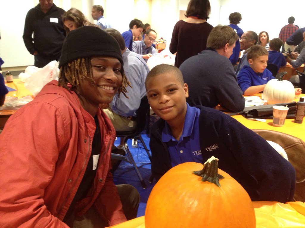 k8burton's tweet photo. #BurSt18 is getting busy with their pumpkins for dads' day! #6thTrinity #TrinityLearns https://t.co/YqxuK4eaEJ