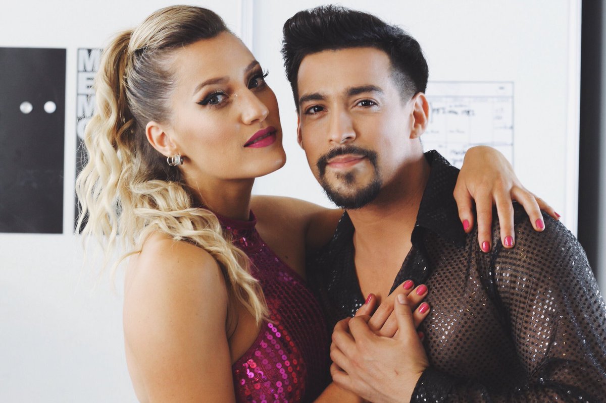 Mel_Lezcano's tweet photo. Buen día! Ahí van @balfederico @laufer4 @MicaViciconte @MoliniersReal ❤️ https://t.co/g1uiRO0gqX