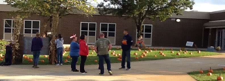Thank you Collins School PTA for our pumpkin patch! We appreciate all you do for us!
#GoSeahawks