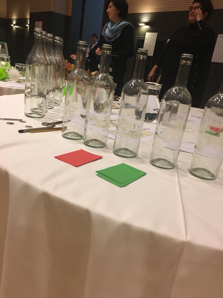 LeonidaNovak1's tweet photo. Scientix omizje razrednega pouka na konferenci NAK #nak @zrss @razrednipouk @katarina https://t.co/YApBdsZt2u