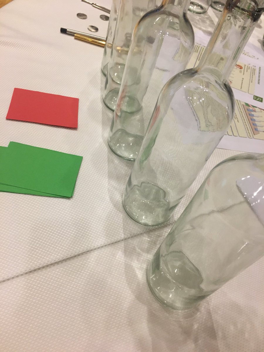 LeonidaNovak1's tweet photo. Scientix omizje razrednega pouka na konferenci NAK #nak @zrss @razrednipouk @katarina https://t.co/YApBdsZt2u