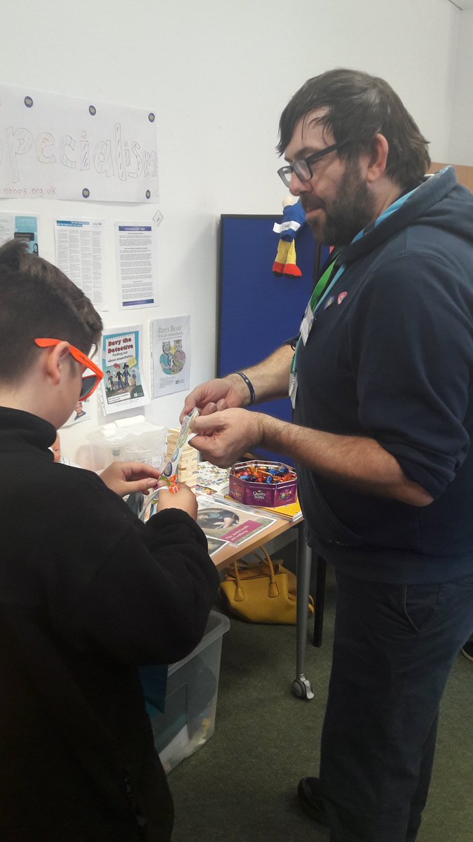 dequin4's tweet photo. Pupils from West Mon Comprehensive School finding out about jobs in the NHS @ABUHB_OD @wms1898 @WestMonPE @AneurinBevanUHB https://t.co/rXmoclLQvo