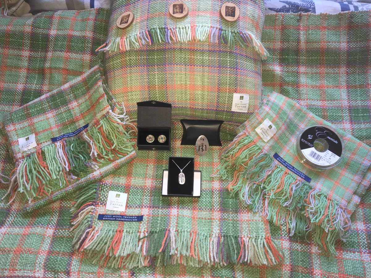 NewForestTartan's tweet image. Q: How many artists &amp;amp; creative local people does it take to make &amp;amp;sell these #NewForest #Tartan products?
A: Lots!
(that’s the whole point!)