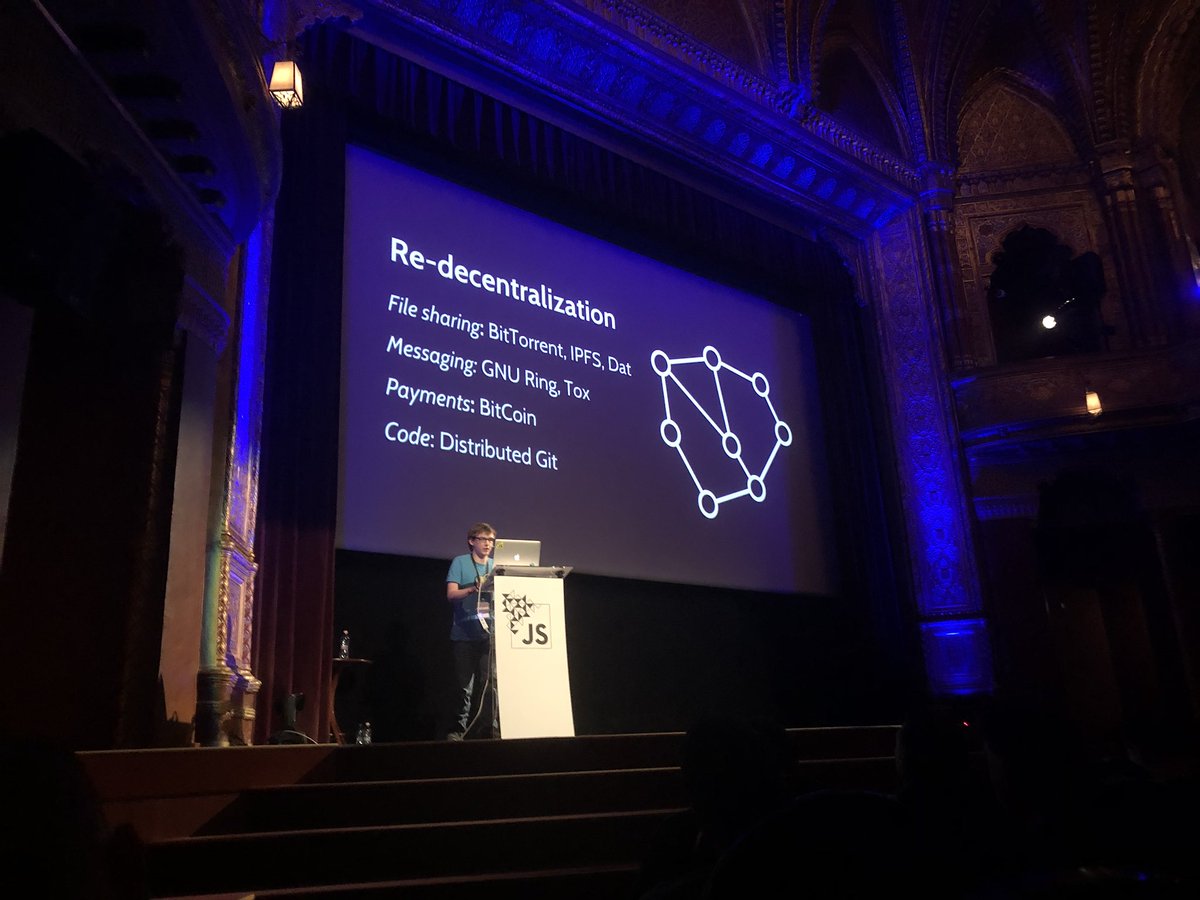 szynszyliszys's tweet photo. A really important and interesting talk about what centralized web actually means to us by @nbaksalyar at #jsconfbp #jsconfbp17 https://t.co/9B6eF4RxXB