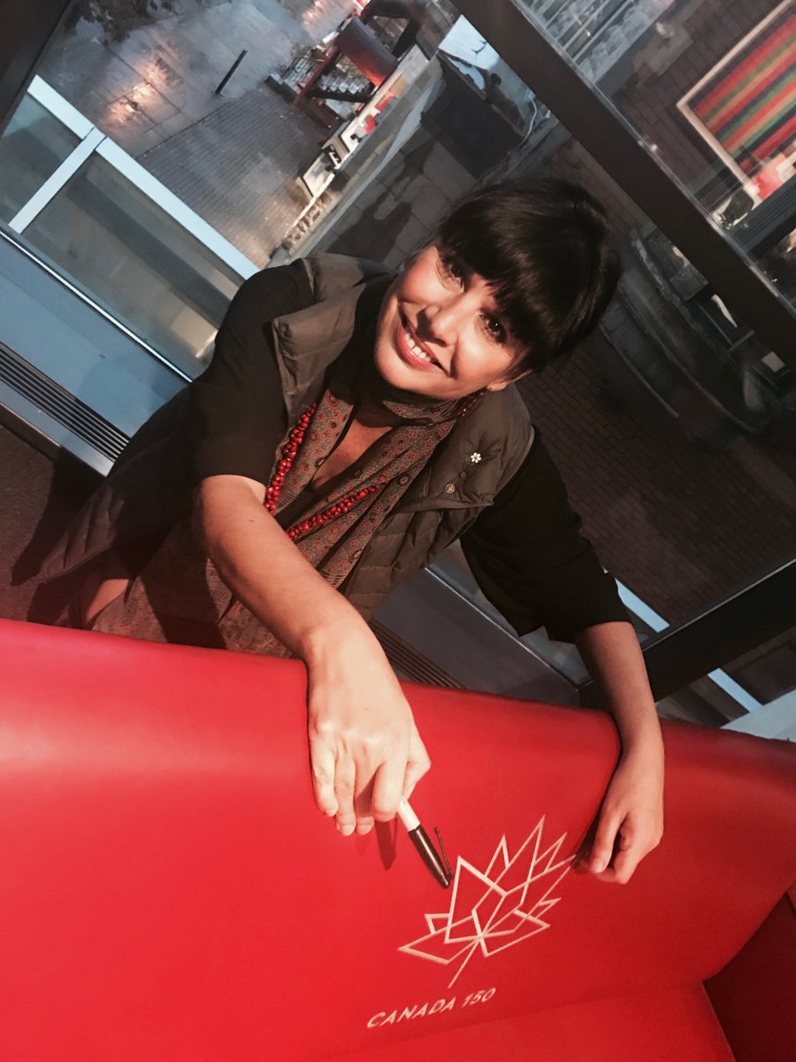 merci Madame Nathalie Bondil <a href="/mbamtl/">MBAM</a> de participer au project de <a href="/redcouchtour/">Red Couch Tour</a> <a href="/canada150th/">Canada 150</a>