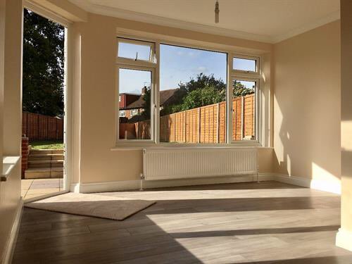 StanfordGrey's tweet photo. **New Property Alert** #ToLet three bedroom detached house situated in #Horley #NewlyRenovated #LargeDriveway #Garage #GreatPrice #CallUsNow https://t.co/ISidcO06eb