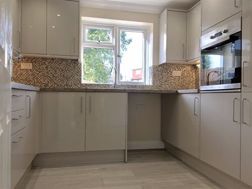 StanfordGrey's tweet photo. **New Property Alert** #ToLet three bedroom detached house situated in #Horley #NewlyRenovated #LargeDriveway #Garage #GreatPrice #CallUsNow https://t.co/ISidcO06eb