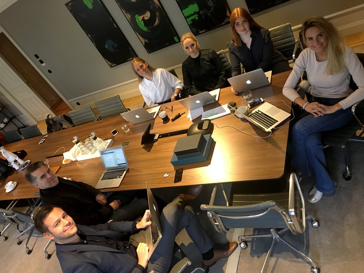 MindmakersPR's tweet photo. Idag hälsar vi på hos vår kund Shervin Razani på @Jurek_officiell som låter oss låna sina otroliga lokaler på #Biblioteket11! #mindmakerspr https://t.co/goZw2Kb2Mu