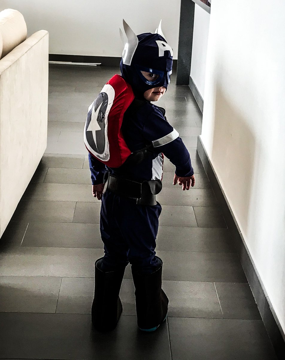 janareyva8's tweet photo. #primerhalloween #familytime #capitanamerica https://t.co/8WQ5Q8eng8