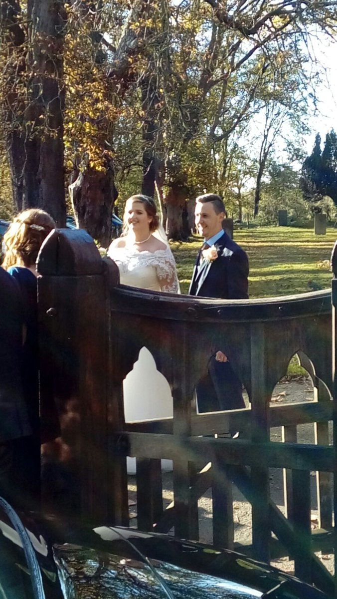 Lymnluxury's tweet photo. Congratulations to Mr and Mrs Luke Rogers - tying the knot today at St Mary the Virgin, Lowdham - drivers Nev and JJ were LLVH chauffeurs https://t.co/ZZciTHquSs