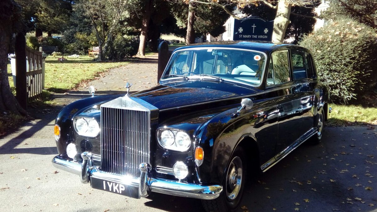 Lymnluxury's tweet photo. Congratulations to Mr and Mrs Luke Rogers - tying the knot today at St Mary the Virgin, Lowdham - drivers Nev and JJ were LLVH chauffeurs https://t.co/ZZciTHquSs