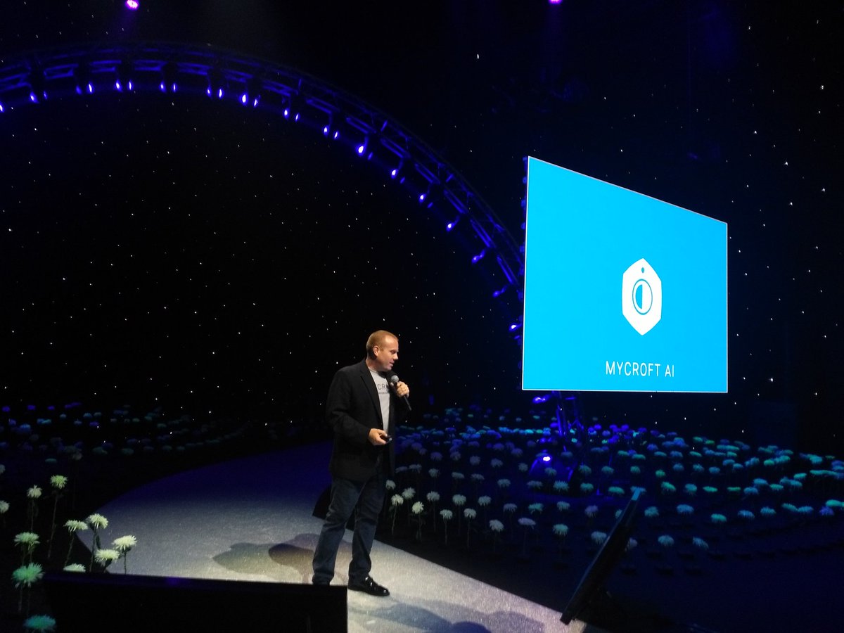 hellotmrc's tweet photo. #HTChallenge #AI #data mycroft_ai is rocking the stage, introducing us to the open source answer to Siri and Alexa! https://t.co/oRNqHUFUZz