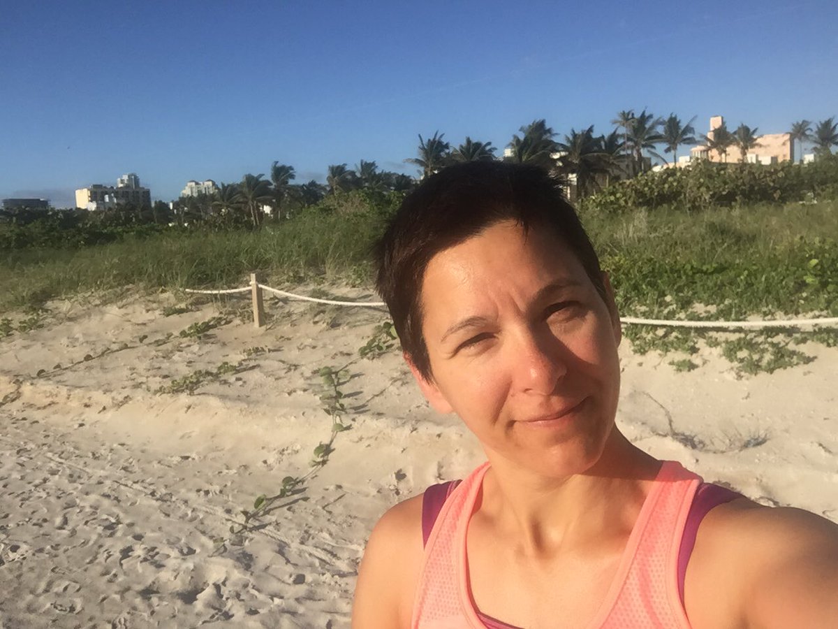 heworthflash's tweet photo. Miami baby! After 3 glorious weeks in Florida it’s the last day. So it had to be a run on #MiamiSouthBeach 🏃🏻‍♀️🇺🇸
Back to the cold soon 😩 https://t.co/Ja7UFGbV4M