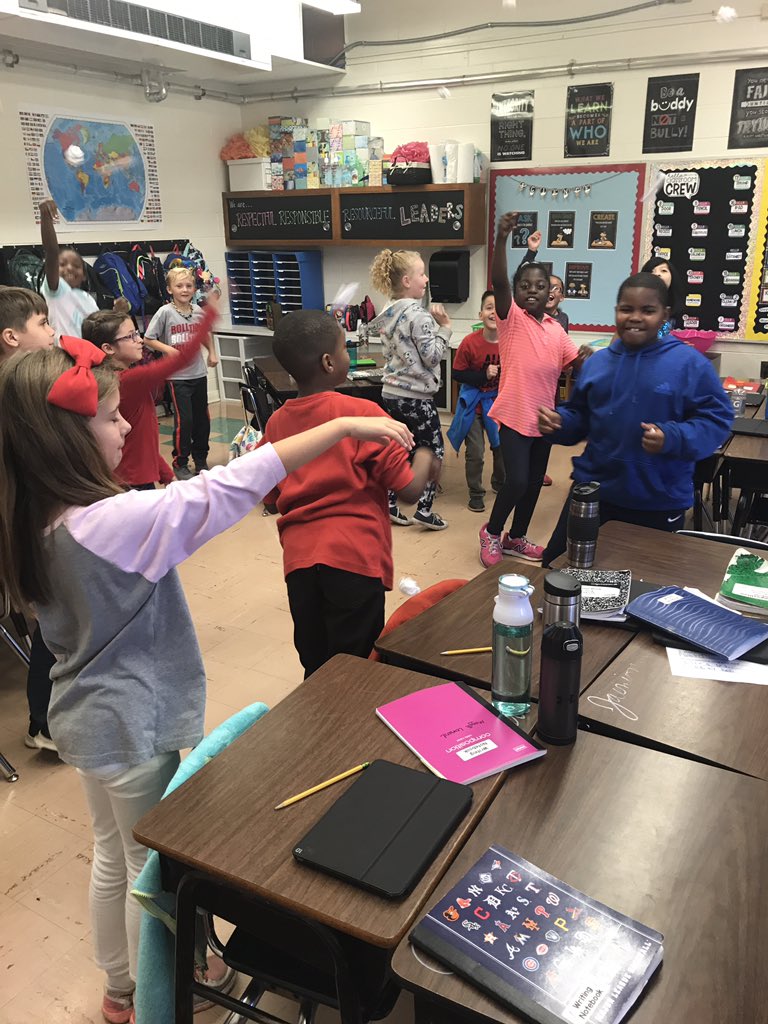 katiedeen3rd's tweet photo. Ss generated "What If?" questions and participated in a snowball fight strategy to share their ideas! #JNESRocks https://t.co/0dhWuEVBWc