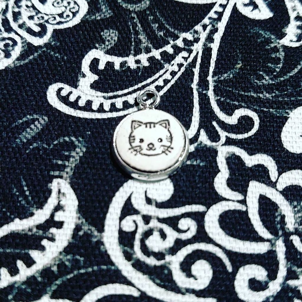ClayHopeJewelry's tweet photo. This new cat charm is SO CUTE.
.
.
.
.
.
#clay #hope #jewelry #pottery #Swarovski #necklace #pendant #bracelet #handmade #crafter https://t.co/FuRQmUk0dL