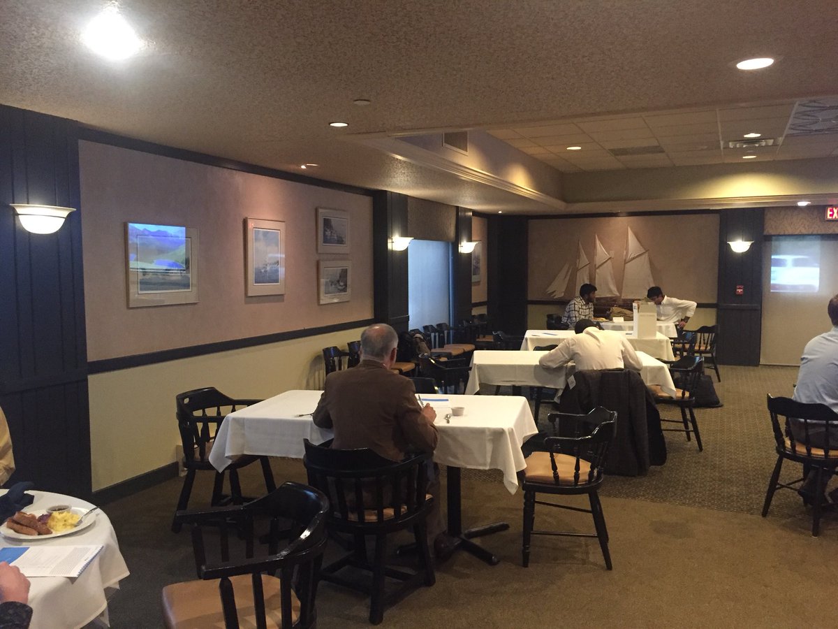 DigitalC_org's tweet photo. Our #ioh2o teams have arrived! We at DigitalC and @CLEH2OAlliance are stoked for an exciting morning of pitches! #algaeblooms #LakeErie https://t.co/Kl1Zflqini