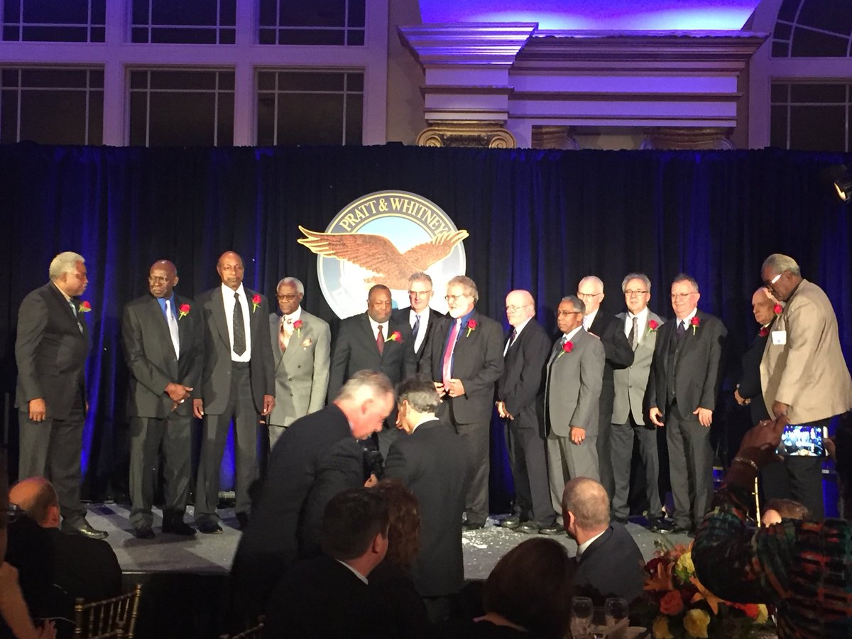ThinkingItsCool's tweet photo. Honoring outstanding employees who celebrated 25 and 50 Years of service with PW !  So much history in the room. Amazing ! #WeArePW, #ECMPS https://t.co/fB3UJotTPz