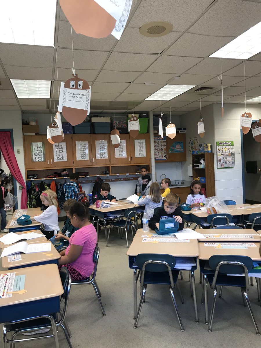 Union_Canal_El's tweet photo. Itβs not even βofficial school timeβ yet and they are already busy learning! #FalconPride #fabfirstgrade #greatteaching https://t.co/AzqukUUQl9