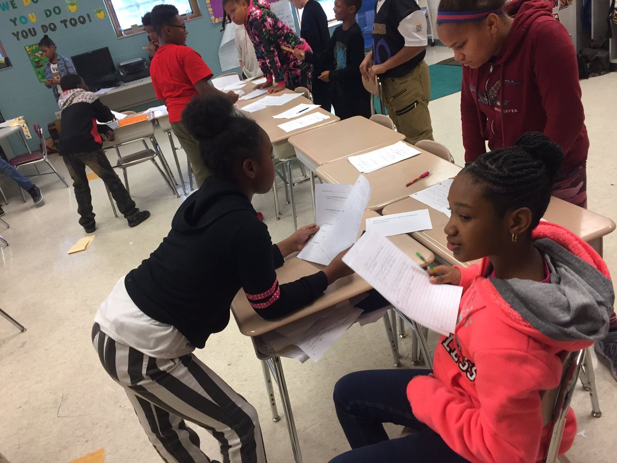 Gallery walk for Social Studies. Working on our accountable talk #collaboration #fellowsachieve <a href="/YtownSchools/">Youngstown Schools</a>