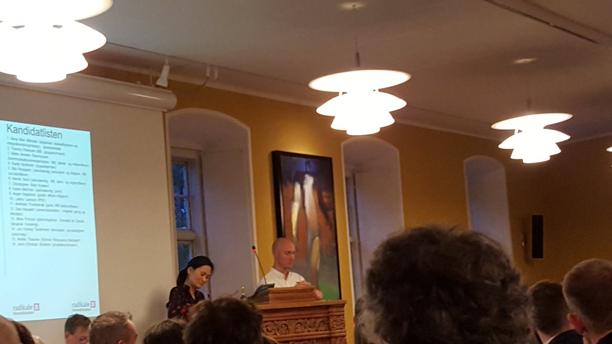 alinaprotsyk's tweet photo. Medlemsmøde om valg af spidskandidat #kv17København #radikale https://t.co/nVHPKjRZ0m