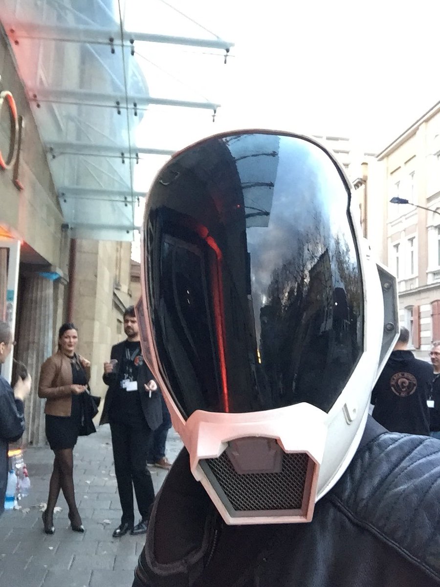 DDornhoefer's tweet photo. #StarCitizen #star42 #helmet #phoenixinterstellar #CitizenCon @StarCitizenDE @HydraForge https://t.co/u2rXgnooVX https://t.co/pXCUQV9e0u