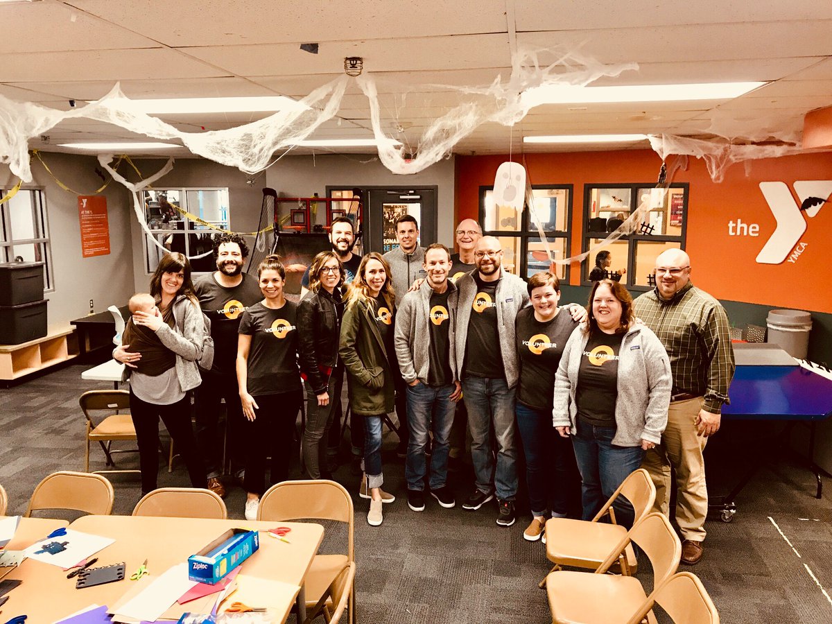 Oliver_Russell's tweet photo. We had a blast volunteering for @TVFamilyYMCA yesterday! #craftingforgood #halloween #EmployeeEngagement https://t.co/PjHE8NuBy9