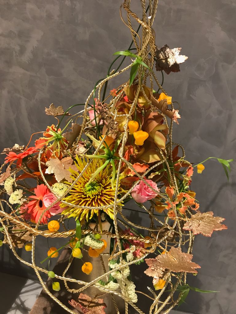 Decorumcompany's tweet photo. Woensdag verzorgde @HannekeFrankema een demo met Decorum producten voor bloemisten van studieclub Noord. Daar kwamen mooie plaatjes uit! https://t.co/GWpOmo4ed3