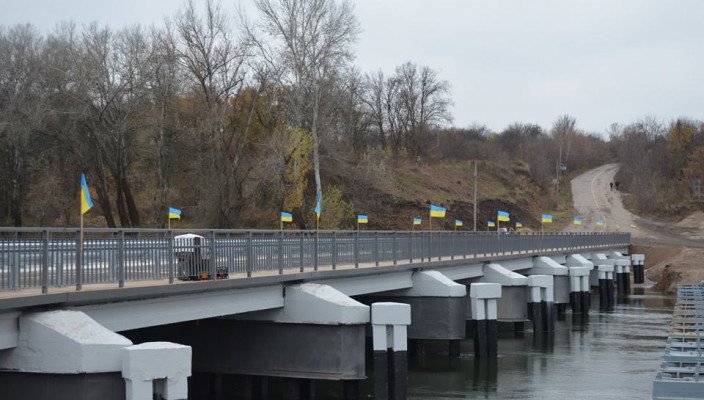 en_informator's tweet image. Tomashevsky bridge in #Luhansk region, damaged by militants in 2014, was repaired informator.media/en/archives/27…