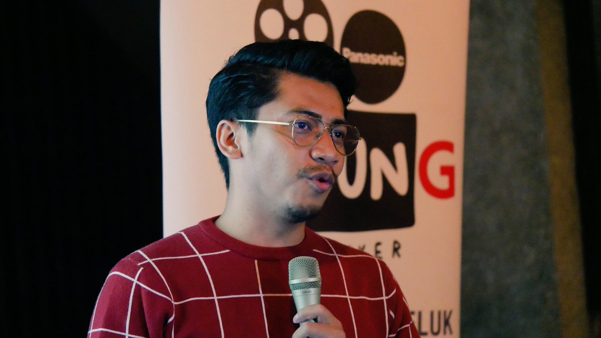 R030ti's tweet photo. .@TakunArrosid berbagi tips mengenai Video Concept and Ideas untuk #ClassWithLUMIX #PYFM2017 Bandung @PYFMcomp https://t.co/h7PMacJwoO