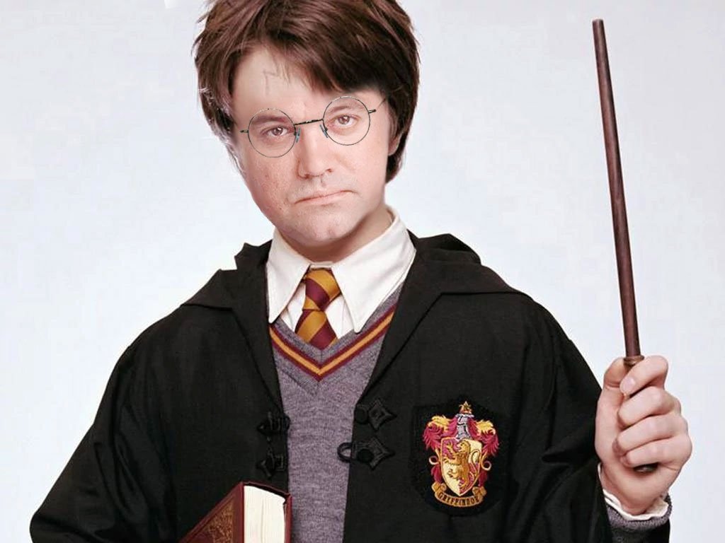 Barry Potter? 100% would watch! @ShaunWilliamson @jk_rowling #BarryFromEastenders #HarryPotter