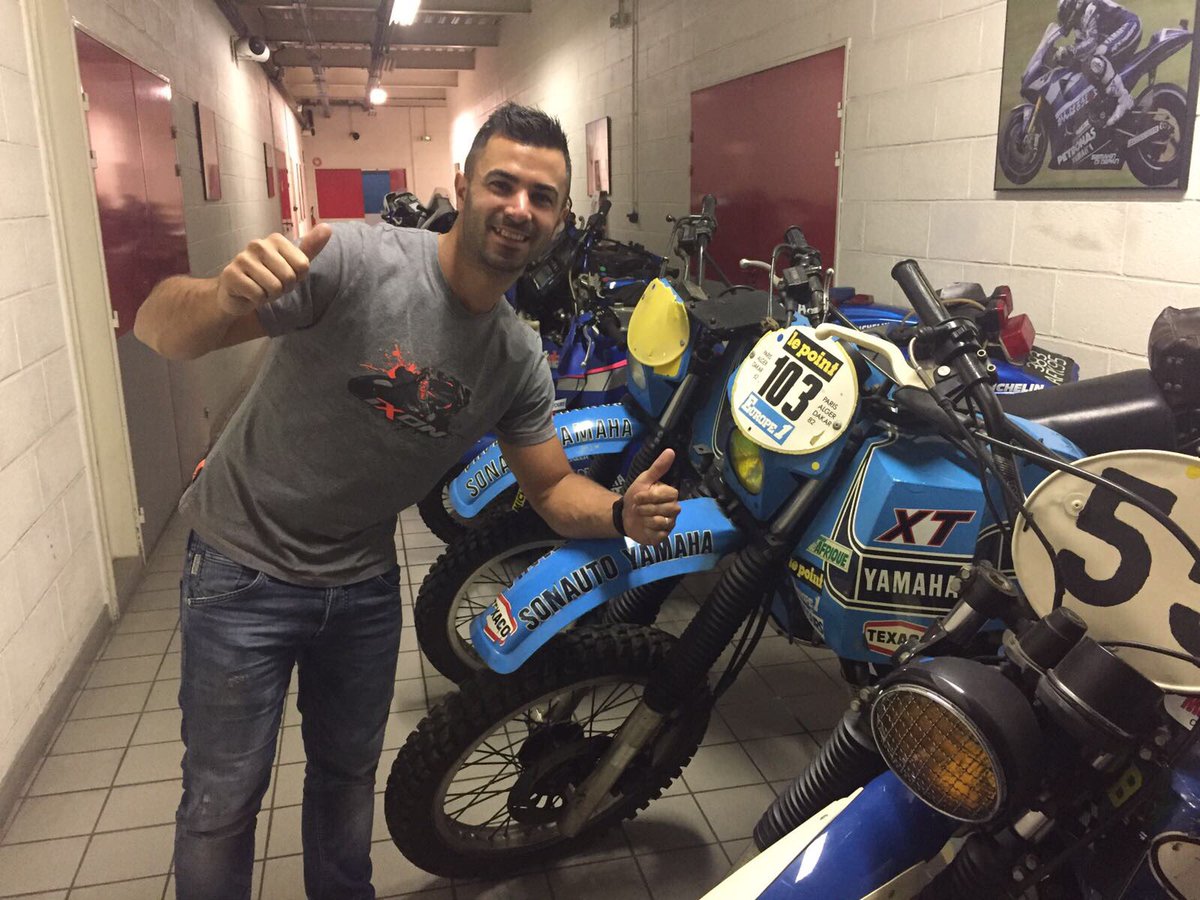 YamahaMotorFr's tweet photo. Le bonjour de @mikedimeglio63 de passage chez Yamaha France aujourd'hui. 👍 https://t.co/mePkzD15Go