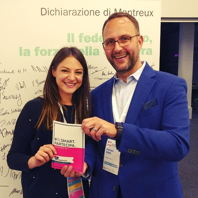 laratarantolo's tweet photo. Anche @normangobbi è d'accordo con noi di @easyvote_ch ➡️ #beSMART : partecipa alla vita politica! #CFED17 #federalismo #democrazia #govote https://t.co/xKay8kY40G