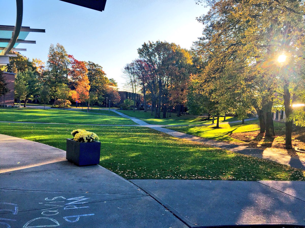 APRANEWYORK's tweet photo. It’s beautiful today @SkidmoreCollege. We’re kicking off the #ApraUNY Fall Conference with @WorkingLori & @Lawson_David #prospectresearch https://t.co/9F7VCIY6fi