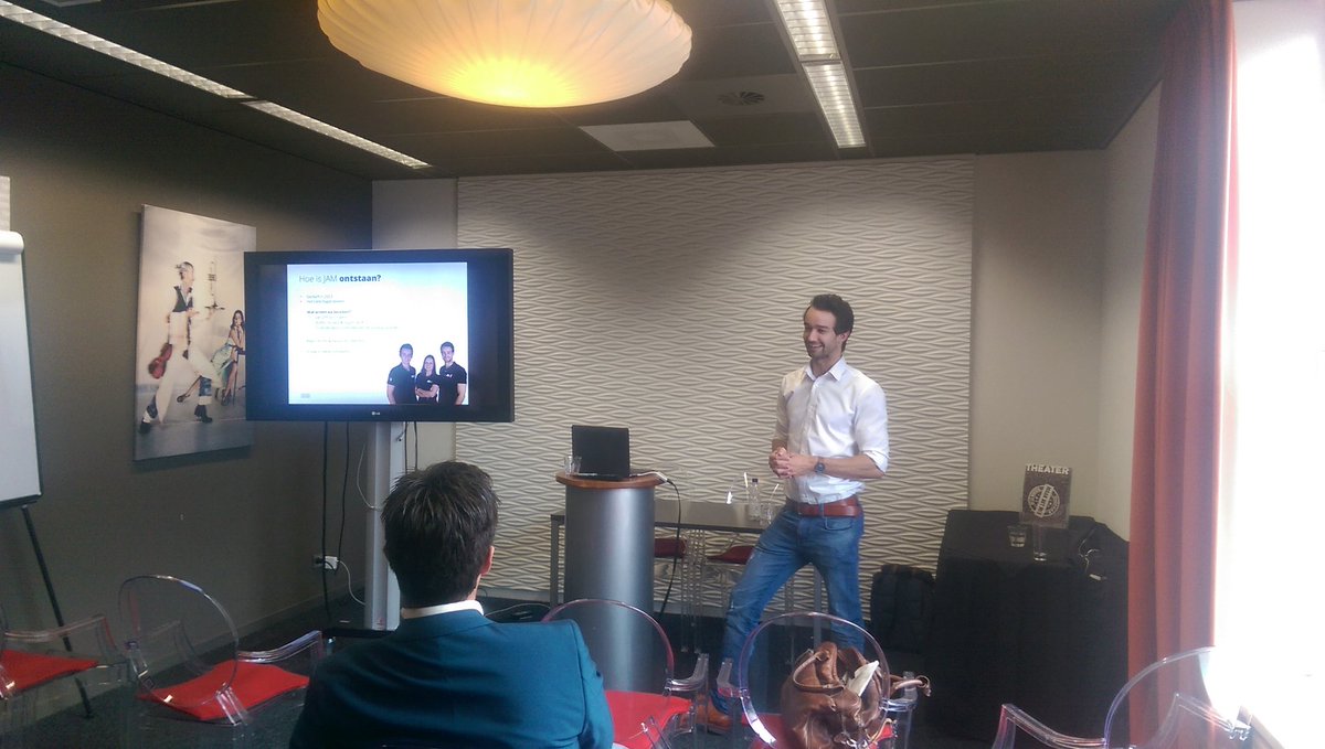 PWielen's tweet photo. Jong Valkenswaard, goed verhaal, drie is beter dan twee!! @RuudSchippers @Brainport_ehv JAM koppelt vraag en aanbod werk. https://t.co/E4exgrUPka