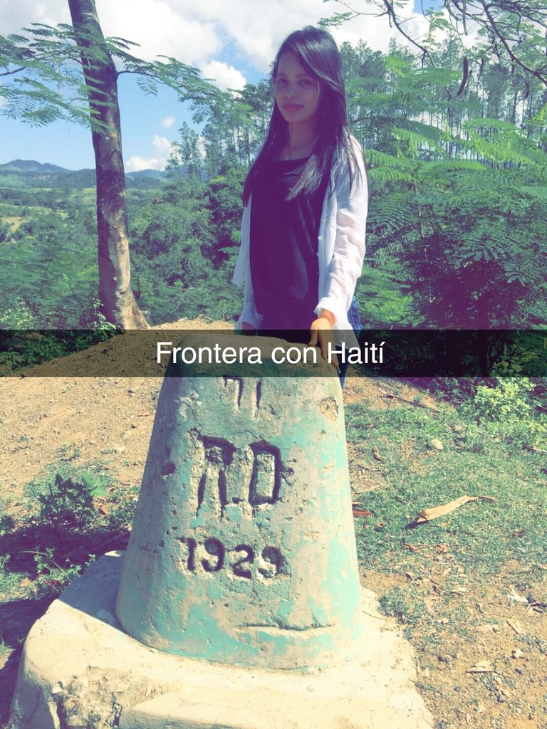 Maxima_Rodgz's tweet photo. Estuve en la frontera en la #PracticaDecampo de #Geografia conociendo Haití https://t.co/U4NlTqi17c