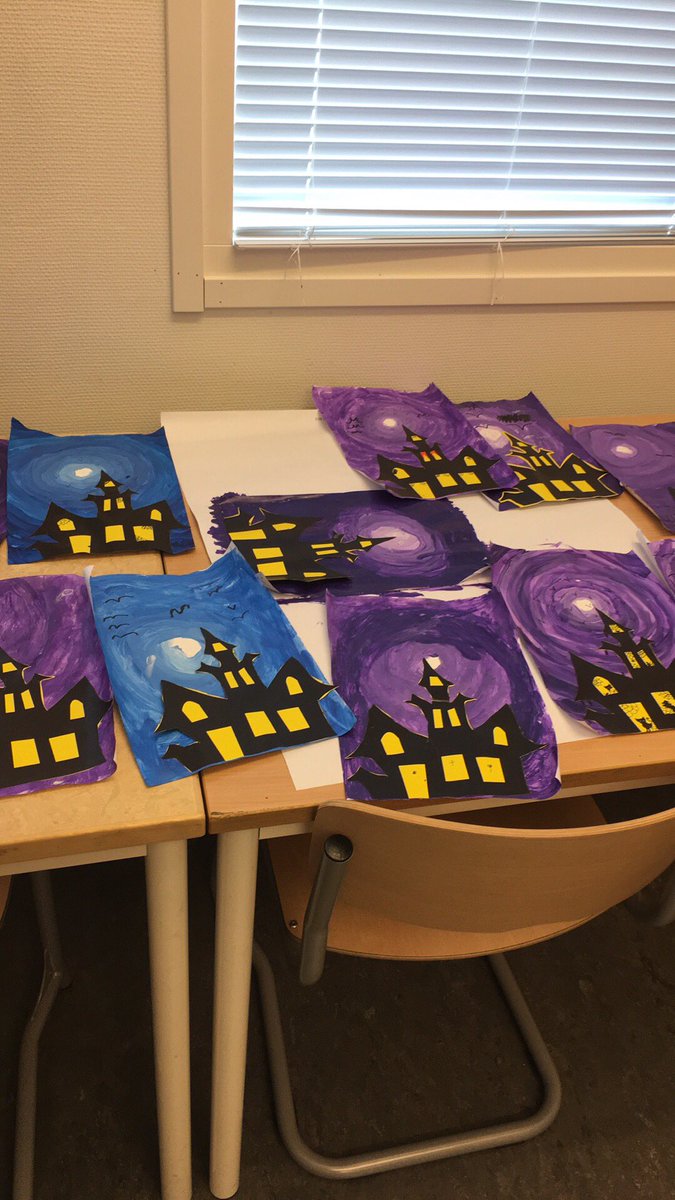 hanna_jn's tweet photo. Så snygga! 😍 Pratat om att färger har olika nyanser, ljusa eller mörka #bildiskolan #Långmosseskolan https://t.co/3RQWy0c4xd