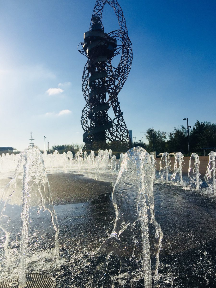 OleksiyB's tweet photo. #Fridayvibes at the water labyrinth π¦βοΈππ¦@noordinarypark @AMOrbit #autumn #autumninlondon #myE20 #eastlondonrocks #waterlabyrinth https://t.co/UzRE1v6mHT