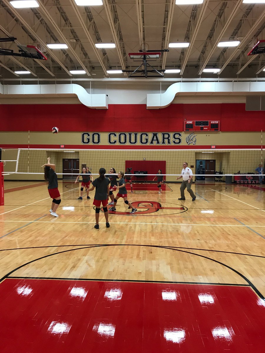 CPJHLADYCOOGS's tweet photo. Mr. Stolle tearing it up with our Lady Cougar volleyball 🏐 team this morning! @CPJH_Stolle https://t.co/Rik10IGIHJ
