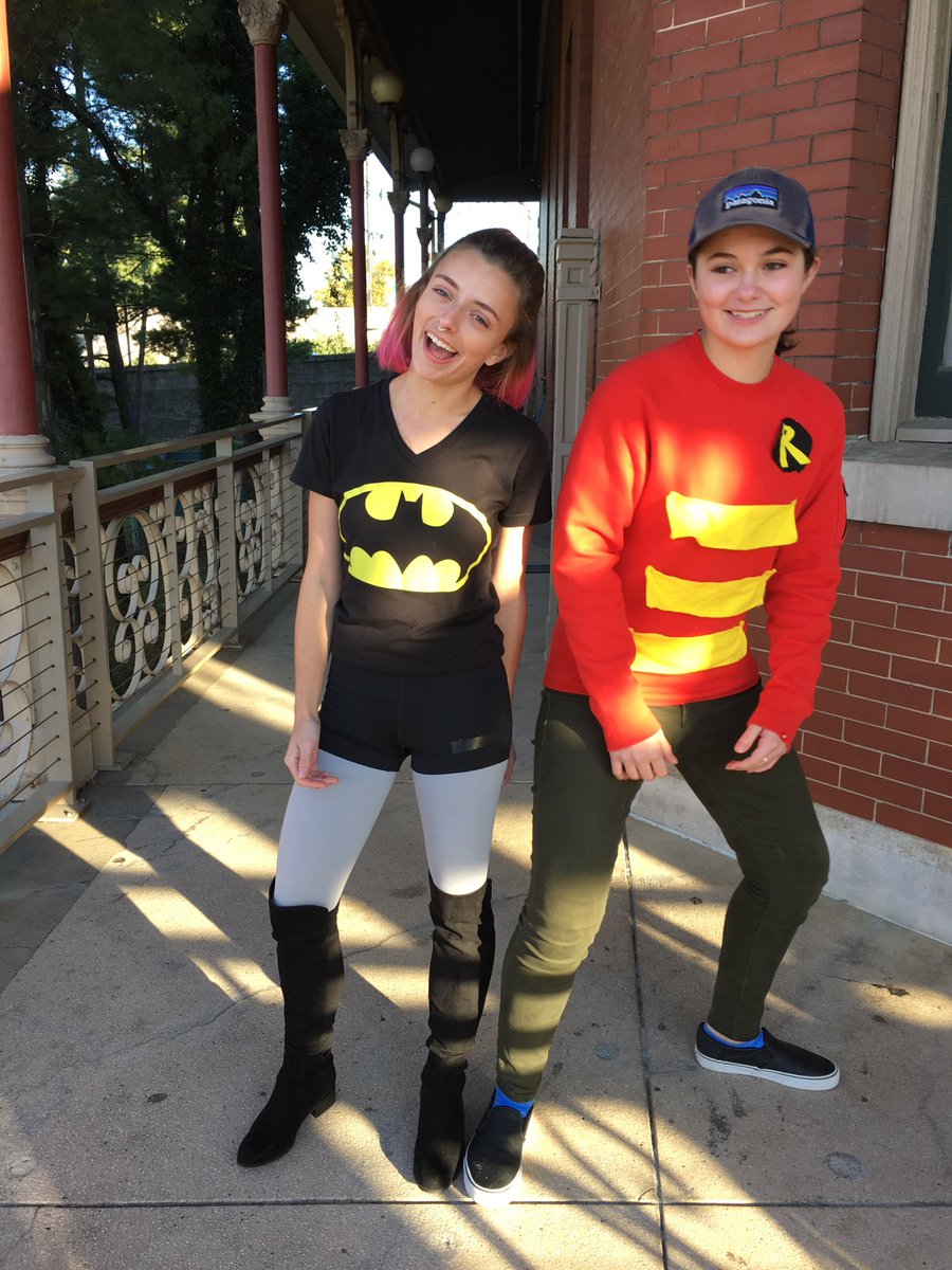 xalmostxx's tweet photo. Well we are not scary for Freaky Friday but we just are not scary people #LnSpirit17 🦇🐦 https://t.co/GNQcPVxvKT