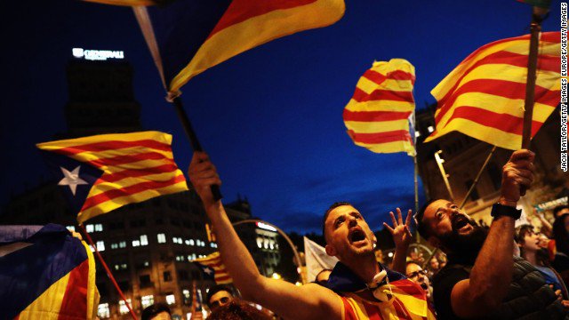 cnnbrk's tweet photo. Catalan Parliament votes to declare independence from Spain https://t.co/PuRFYPSXfJ https://t.co/XU4e3Jc3Ez