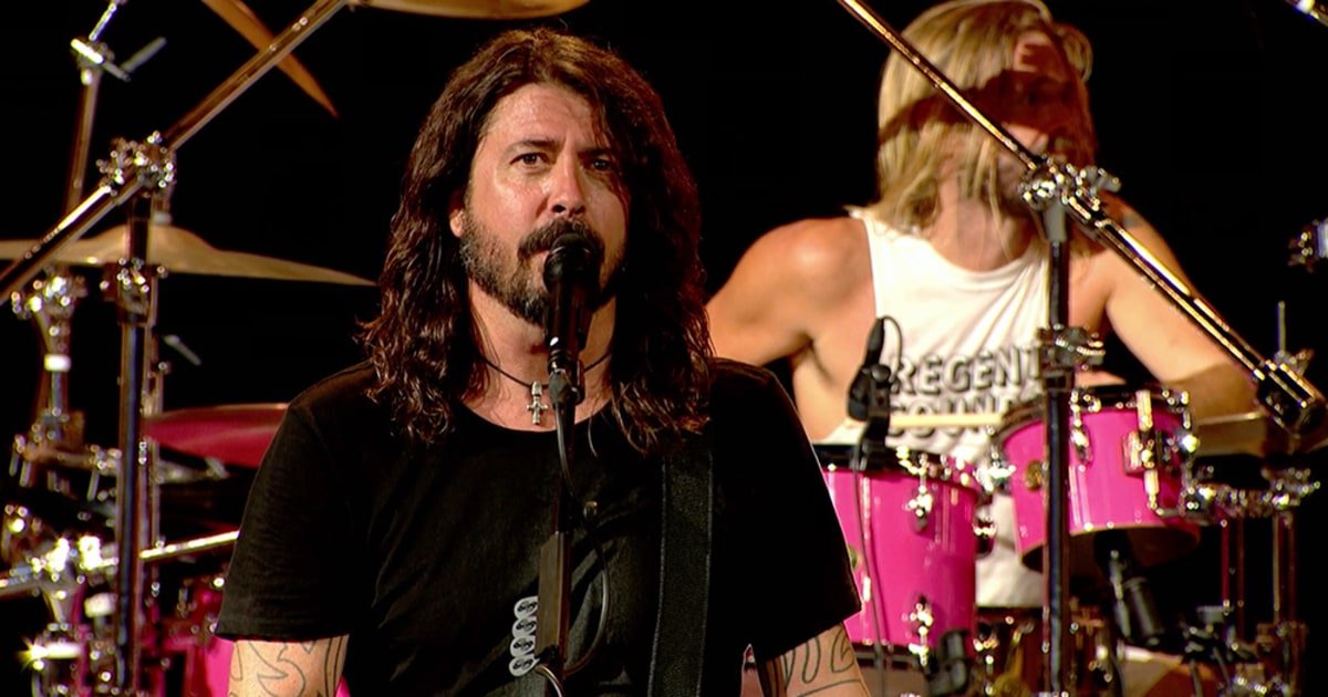 jasminejames342's tweet photo. Watch Foo Fighters Rock The Acropolis In 'landmarks Live' … : https://t.co/lk0cKhH6mO , https://t.co/4iADUslCsU