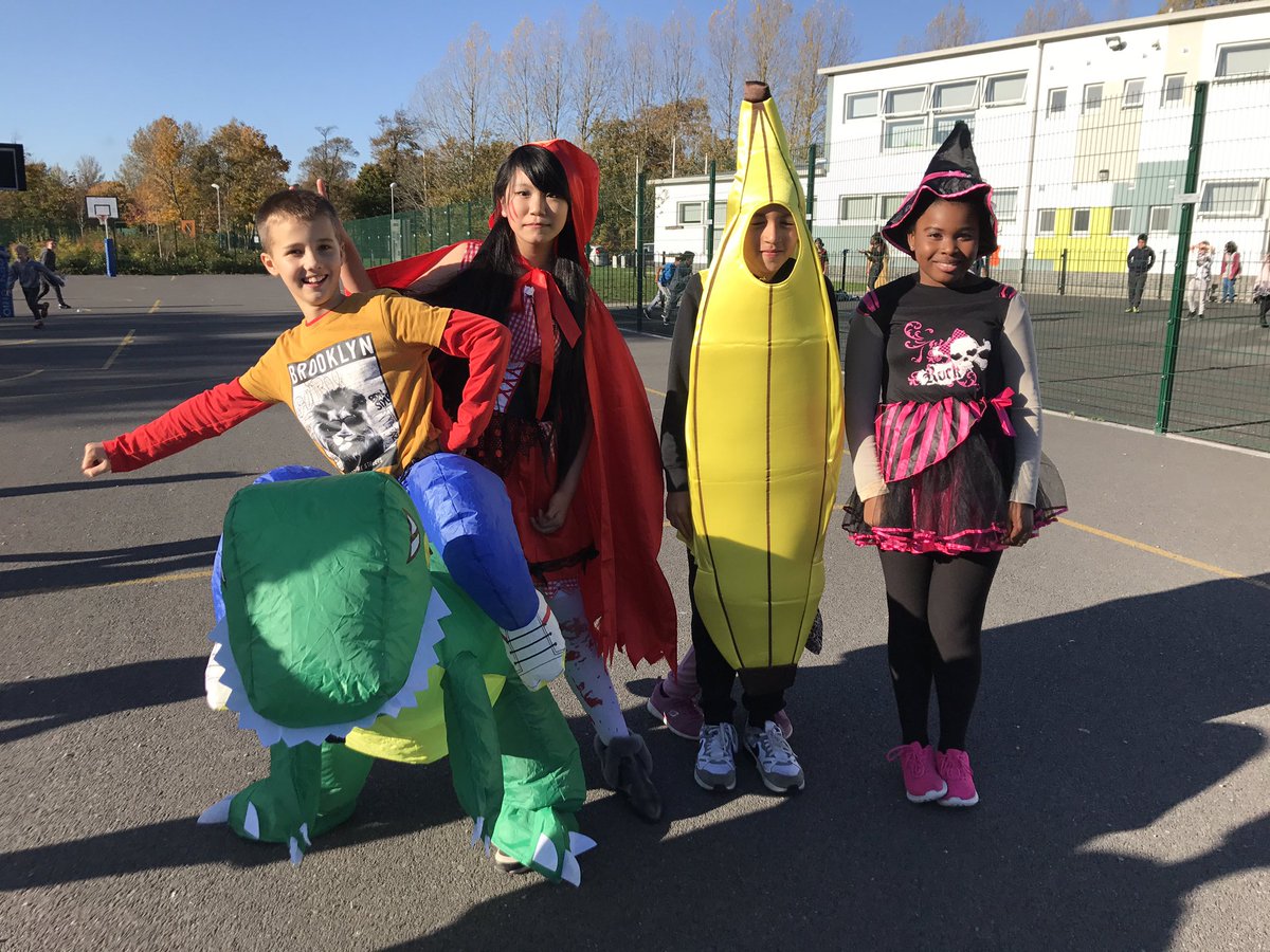 eskerpaula's tweet photo. Such a bright, sunny, funny day at Esker today! Happy Halloween everyone! #Halloween #dressup #fun https://t.co/oRV918OD16