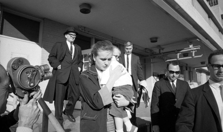 ThomasJKelley's tweet photo. Here's some of the #Oswald interview reports from #WarrenReport
#ThomasJKelley #Kelley

You remember the pictures!

https://t.co/zby2ceM06Q https://t.co/pQCPF6BNpJ