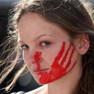 La27ora's tweet photo. Picchiano l'ex, i giudici alleviano la pena citando la Bibbia: succede in Portogallo #violenza #buoneecattivenotizie https://t.co/jxrO63gS5y https://t.co/OgRPV91Pxm