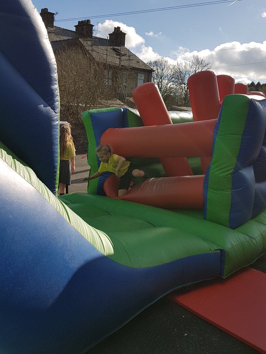 class4stonefold's tweet image. Today we had a special treat. Here are some of class 4 enjoying the bouncy course.